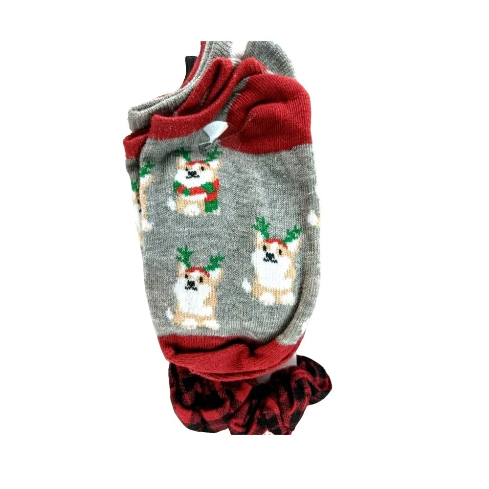NWT - Capelli NY 10 Pr Girls Christmas Print No Show Socks + Hair Scrunchy  S/M